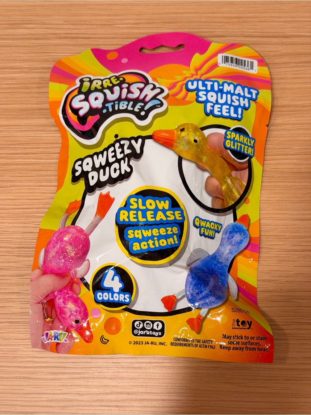 Yellow squishy duck - Picture 3 of 3
